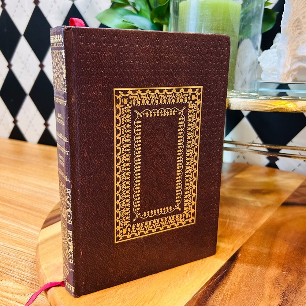 Moll Flanders by Daniel Defoe| Ornate Hardcover International Collectors Library